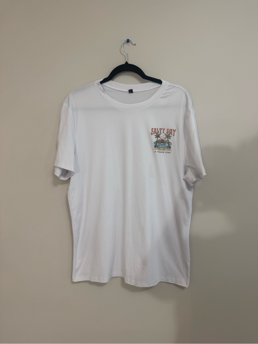 Salty Day Men's Graphic Print T-Shirt White Size Medium, Soft, great condition